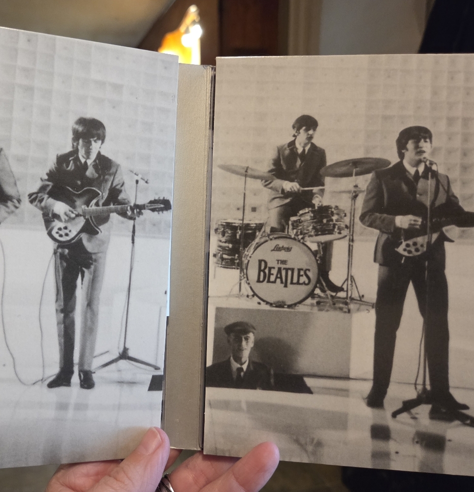 The Beatles A Hard Day's Night Collector's Series DVD - Picture 4 of 8